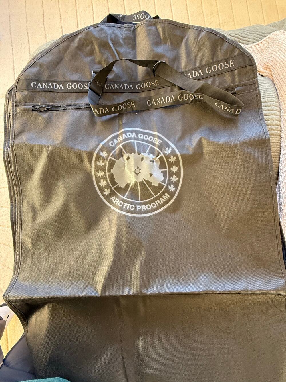 Canada goose garment bag